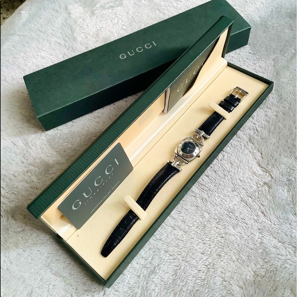 Authentic GUCCI ladies watch with box/card 🌹🌹🌹 - Picture 9 of 11